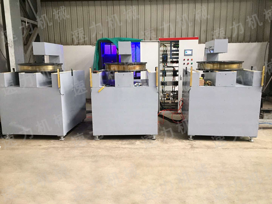 上海振華重工使用我司大型車輪加熱器使用現場